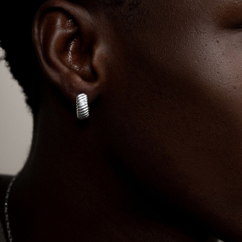 Men's Single Large Twist Hoop