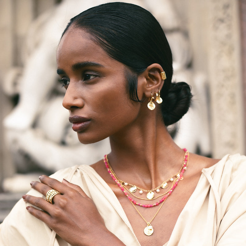 LUN21-V-WP-Dower-and-Hall-Yellow-Gold-Vermeil-White-Pearl-and-Disc-Collar-Necklace-3