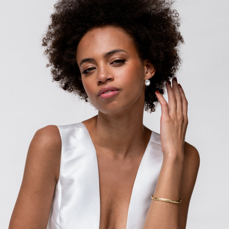 Dower-and-Hall-18k-Gold-&-White-Keshi-Pearl-Drop-Earrings