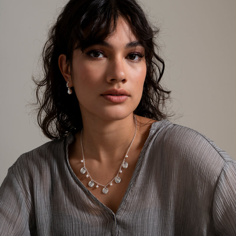 LUN21-S-WP-Dower-and-Hall-Sterling-Silver-White-Pearl-and-Disc-Collar-Necklace-2