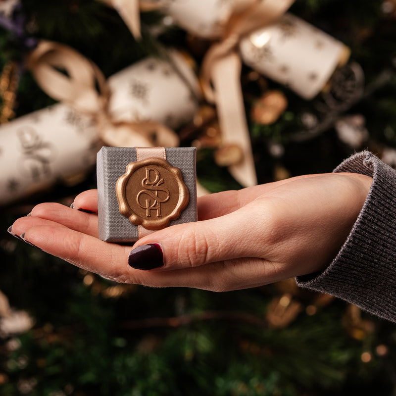 Dower-and-Hall-Christmas-Cracker-Box