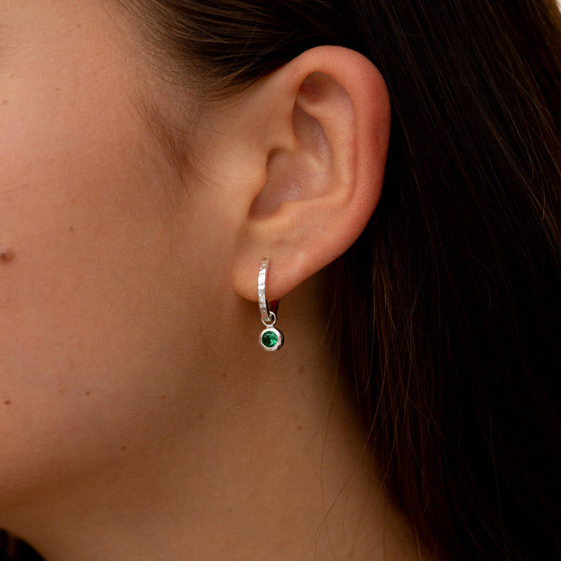 SCDE44-S-GG-Dower-and-Hall-Sterling-Silver-Green-Garnet-Hammered-Huggie-Hoops-1
