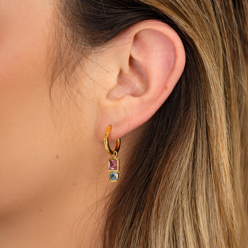 TWE36-V-PT-BT-Dower-and-Hall-Yellow-Gold-Vermeil-Square-Pink-Tourmaline-Hammered-Huggie-Hoops-1