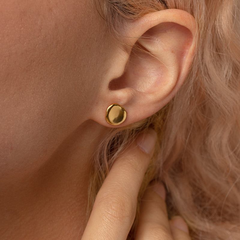 PEBE1-V-Dower-and-Hall-Yellow-Gold-Vermeil-Dimple-Pebble-Studs-1