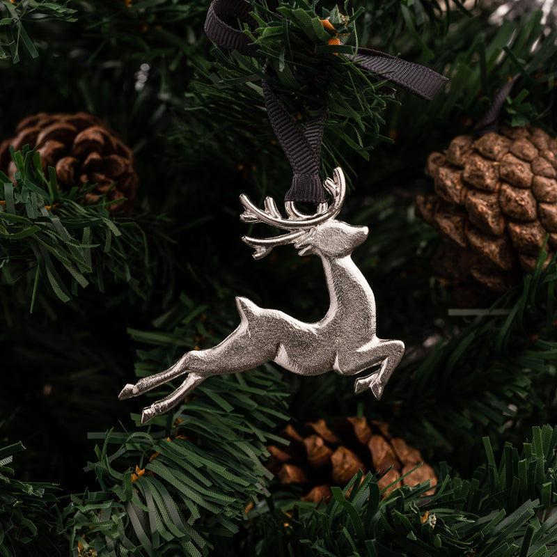 XC2014R-P-Dower-and-Hall-Silver-Plated-Pewter-Reindeer-Christmas-Decoration-2014-1