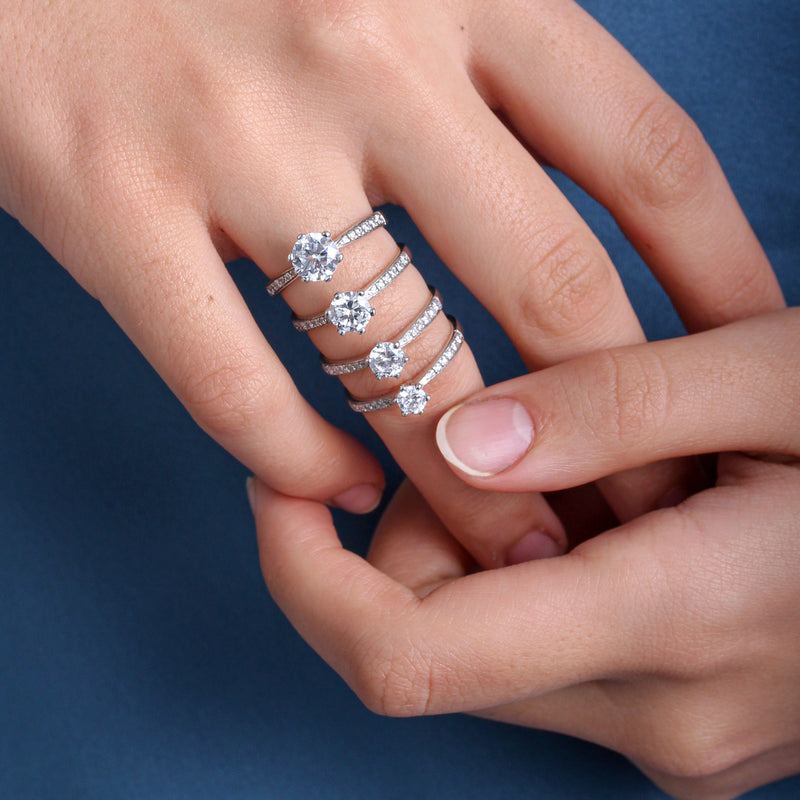 Exquisite Diamond Engagement Ring