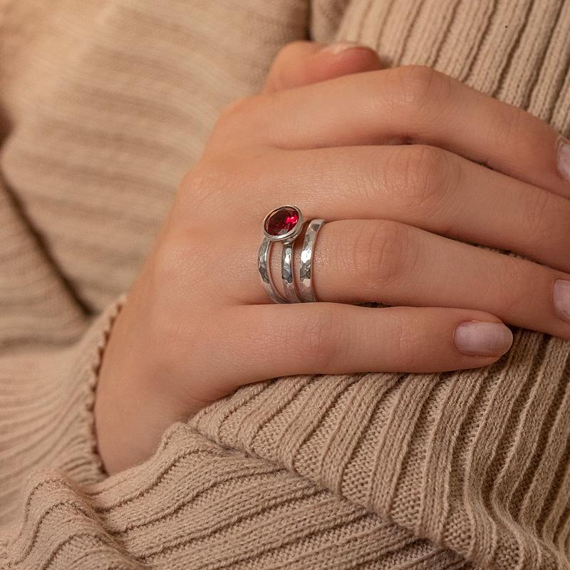 8mm Garnet Hammered Twinkle Ring